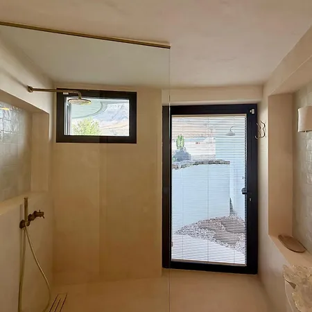 Canaryislandshost L Risco Lanzarote Villa Famara